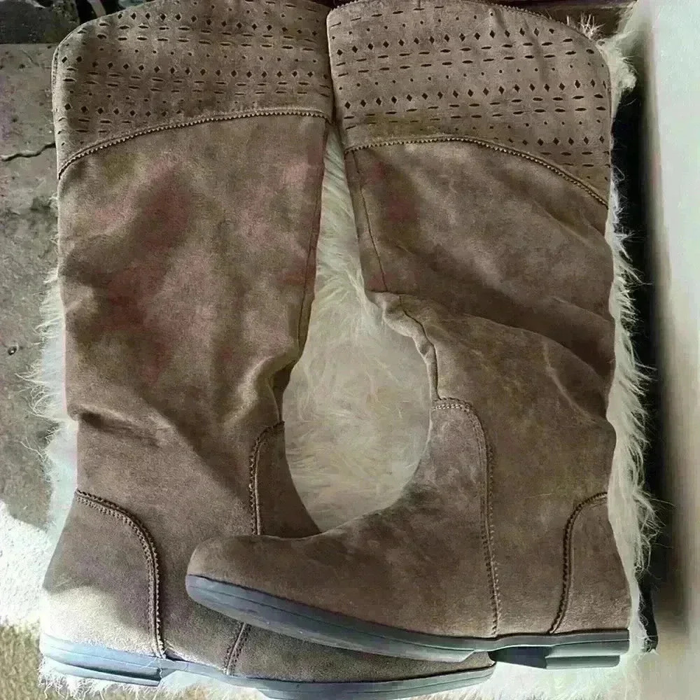 Seven Dials Dillon woman’s fashion boot, size 5.5, brown suede, 10’ zipper​